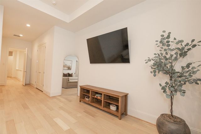 826 Nadine Street, Houston, TX 77009