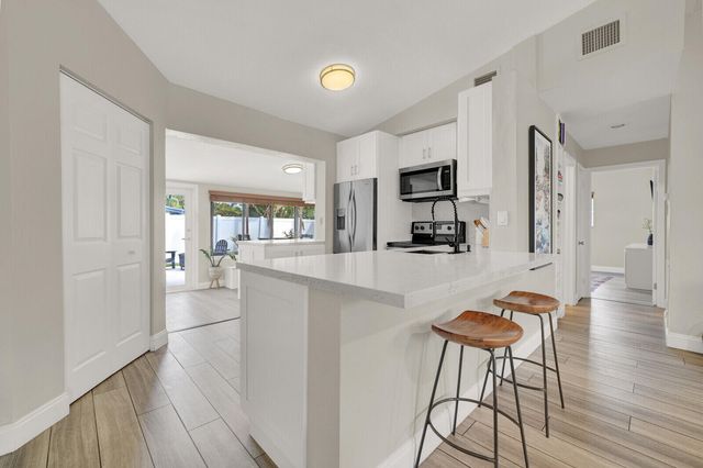 2824 NW 6th Avenue, Wilton Manors, FL 33311