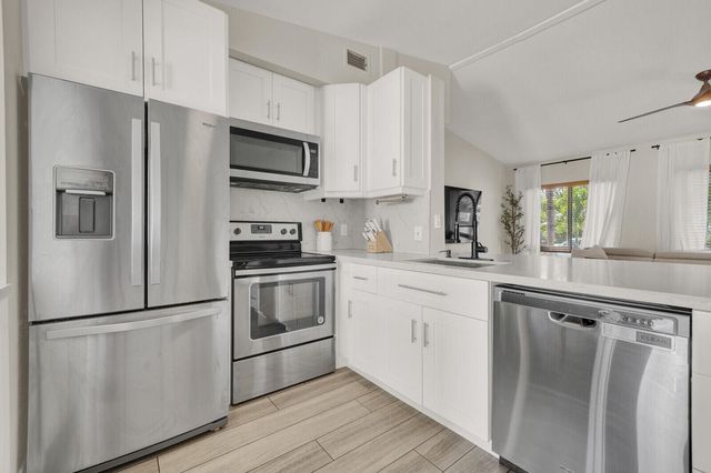 2824 NW 6th Avenue, Wilton Manors, FL 33311