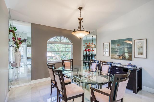 208 Legendary Circle, Palm Beach Gardens, FL 33418