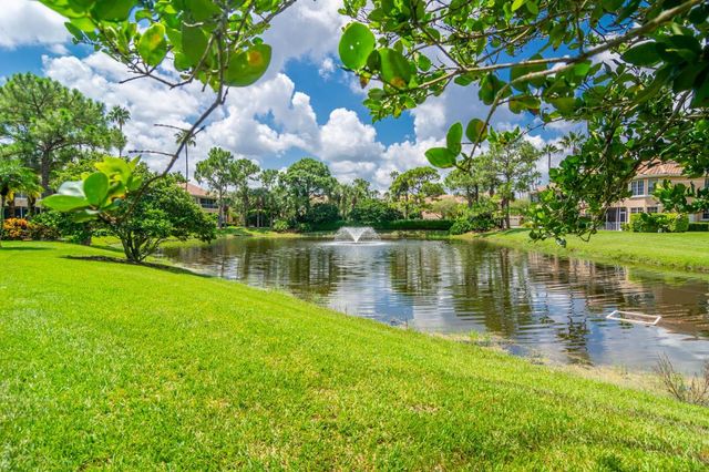 208 Legendary Circle, Palm Beach Gardens, FL 33418