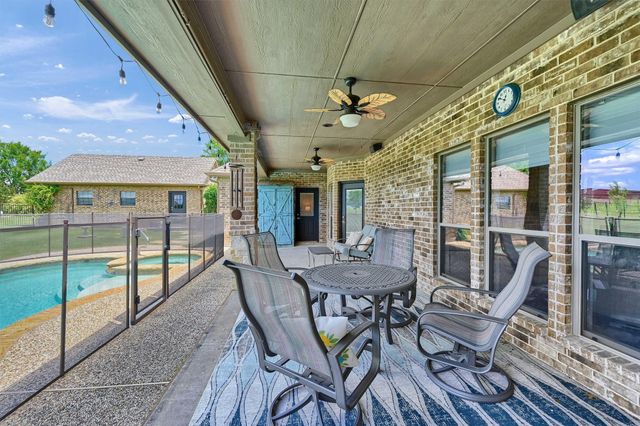 203 Sundance Drive, Van Alstyne, TX 75495