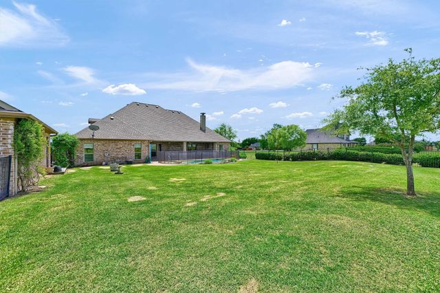 203 Sundance Drive, Van Alstyne, TX 75495