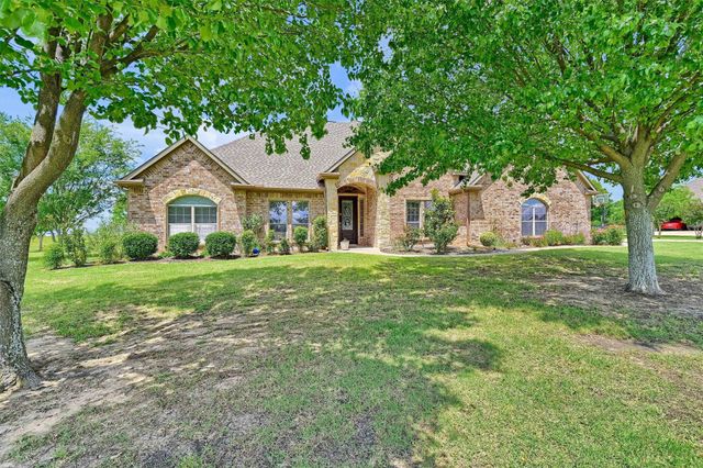 203 Sundance Drive, Van Alstyne, TX 75495