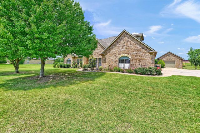 203 Sundance Drive, Van Alstyne, TX 75495