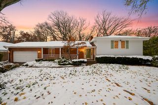 524 Forest Hill Road, Lake Forest, IL 60045