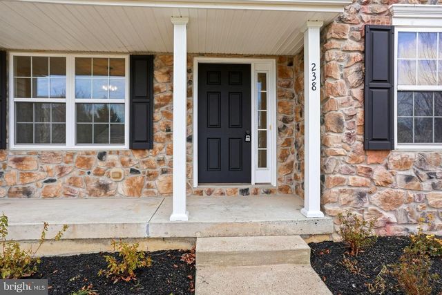 238 PENNLAND FARM DR, Perkasie, PA 18944