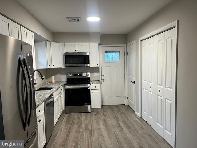 10 N MAIN ST, Pittsgrove, NJ 08318