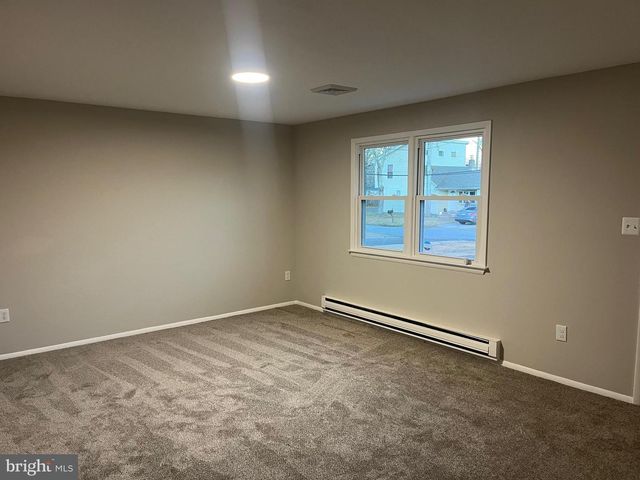 10 N MAIN ST, Pittsgrove, NJ 08318