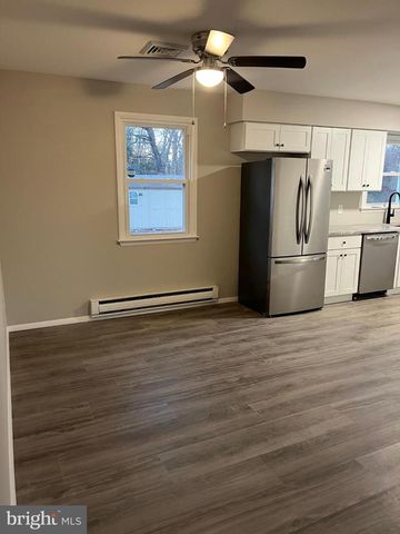 10 N MAIN ST, Pittsgrove, NJ 08318