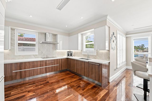 2009 NE 21ST Street, Fort Lauderdale, FL 33305