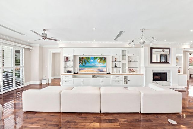 2009 NE 21ST Street, Fort Lauderdale, FL 33305