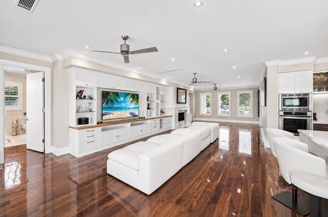 2009 NE 21ST Street, Fort Lauderdale, FL 33305