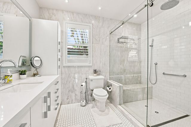 2009 NE 21ST Street, Fort Lauderdale, FL 33305