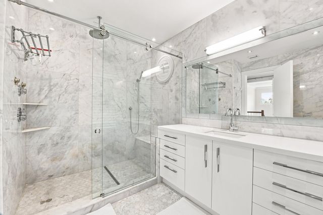 2009 NE 21ST Street, Fort Lauderdale, FL 33305