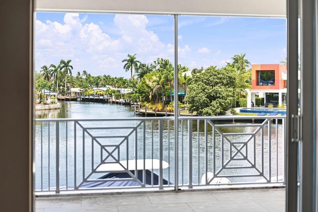 2009 NE 21ST Street, Fort Lauderdale, FL 33305