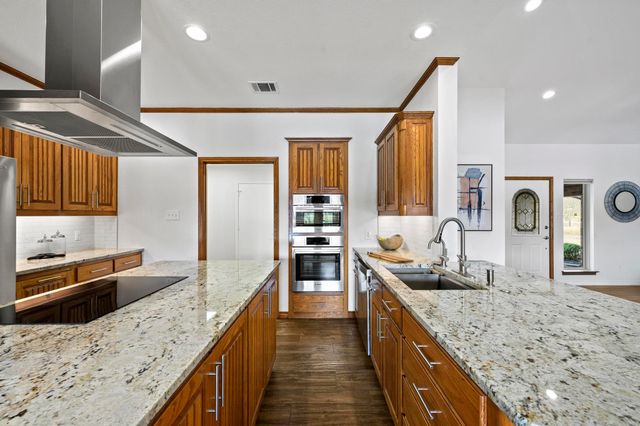 1070 Lakeview Court, Copper Canyon, TX 76226