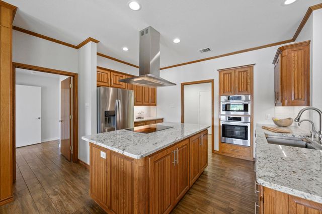 1070 Lakeview Court, Copper Canyon, TX 76226