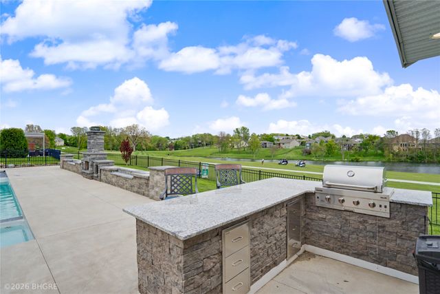 5085 Copper Creek Drive, Pleasant Hill, IA 50327