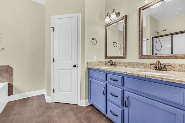 2228 Fairfax Dr, Clarksville, TN 37043