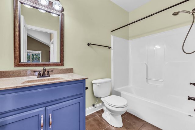 2228 Fairfax Dr, Clarksville, TN 37043
