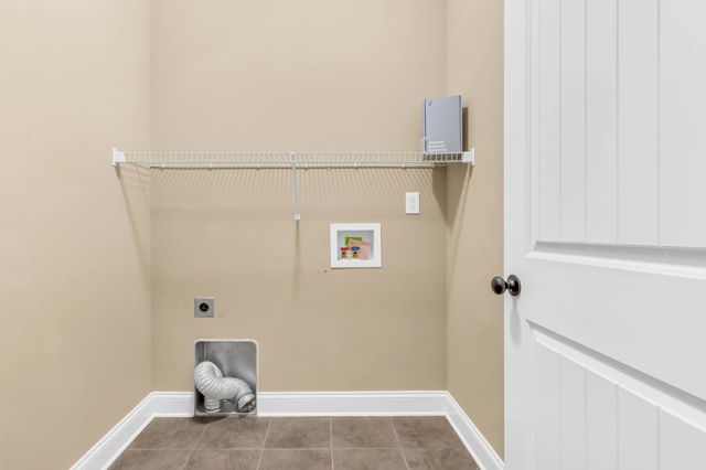 2228 Fairfax Dr, Clarksville, TN 37043