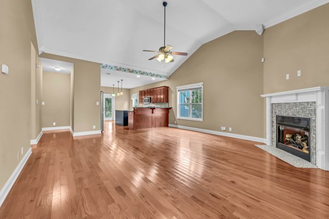 2228 Fairfax Dr, Clarksville, TN 37043