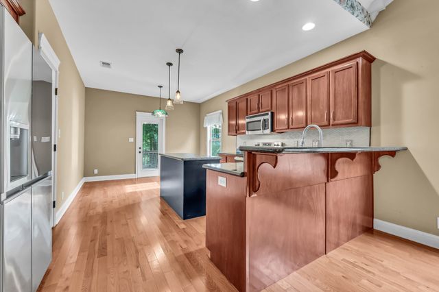 2228 Fairfax Dr, Clarksville, TN 37043