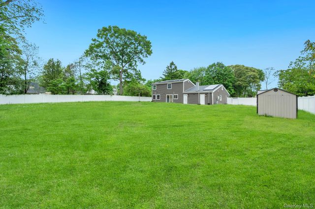 4 Hale Lane, Coram, NY 11727