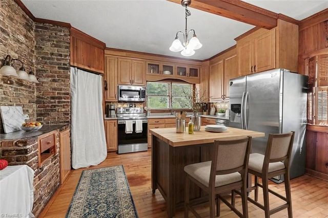 1211 E Willowbrook Drive, Burlington, NC 27215