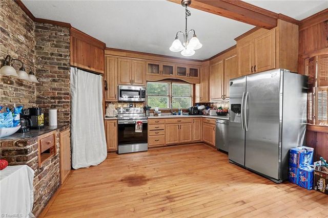 1211 E Willowbrook Drive, Burlington, NC 27215