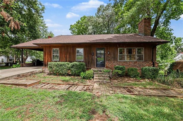 1211 E Willowbrook Drive, Burlington, NC 27215