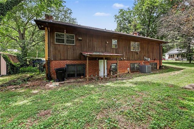 1211 E Willowbrook Drive, Burlington, NC 27215