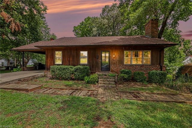 1211 E Willowbrook Drive, Burlington, NC 27215