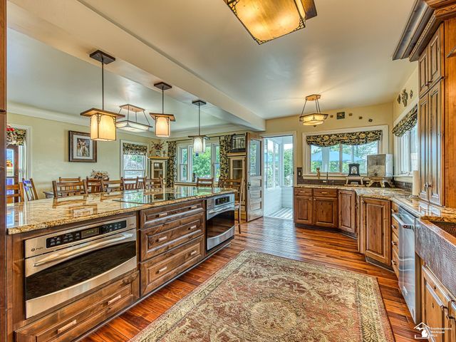 404 E Elm Avenue, Monroe, MI 48162