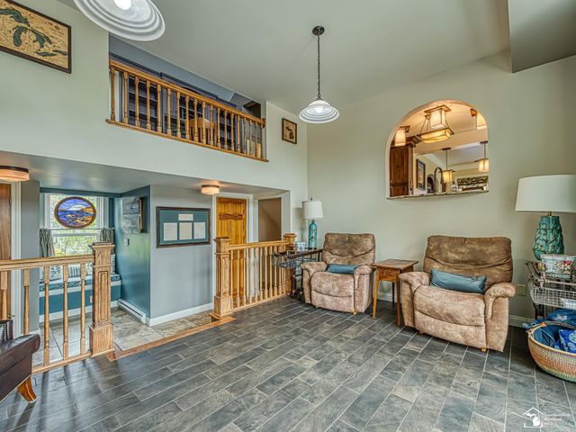 404 E Elm Avenue, Monroe, MI 48162