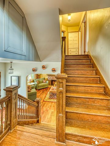 404 E Elm Avenue, Monroe, MI 48162
