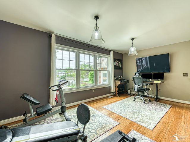 404 E Elm Avenue, Monroe, MI 48162