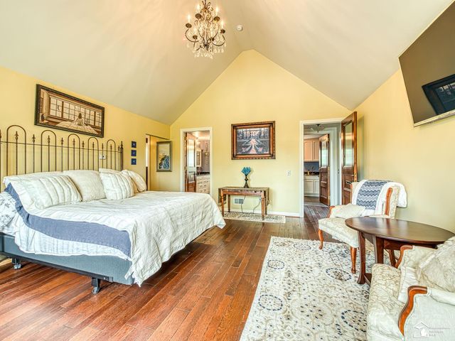 404 E Elm Avenue, Monroe, MI 48162