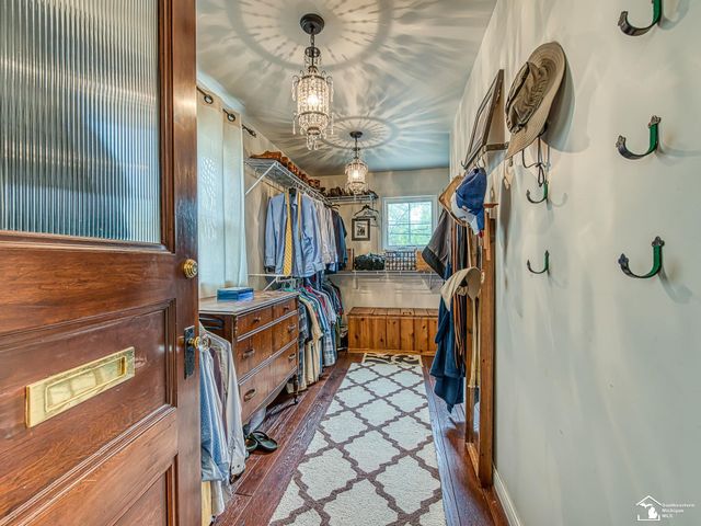 404 E Elm Avenue, Monroe, MI 48162