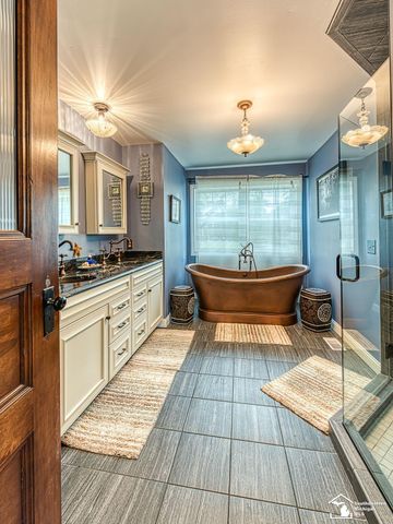 404 E Elm Avenue, Monroe, MI 48162