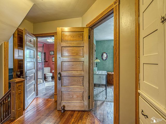 404 E Elm Avenue, Monroe, MI 48162