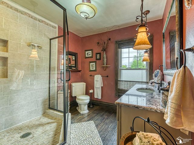 404 E Elm Avenue, Monroe, MI 48162