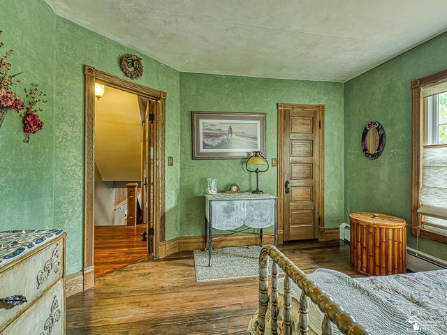 404 E Elm Avenue, Monroe, MI 48162
