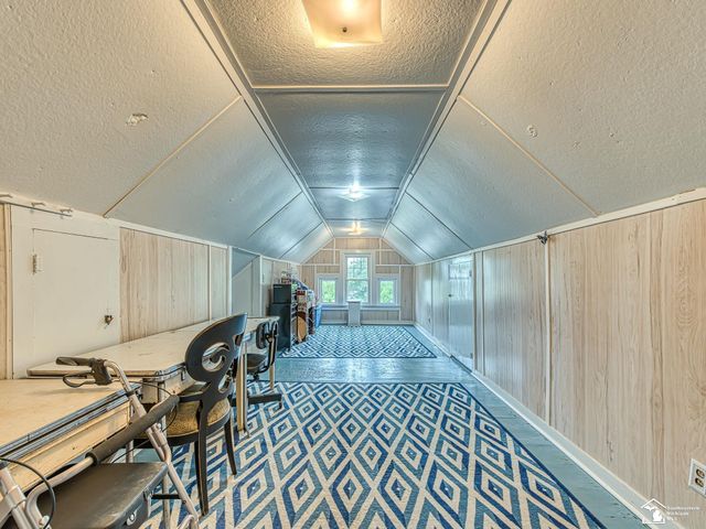 404 E Elm Avenue, Monroe, MI 48162