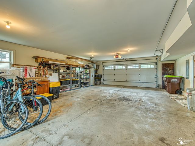404 E Elm Avenue, Monroe, MI 48162