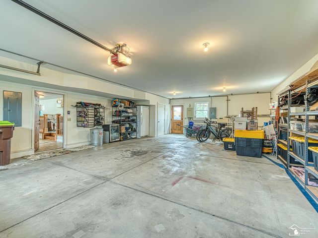 404 E Elm Avenue, Monroe, MI 48162