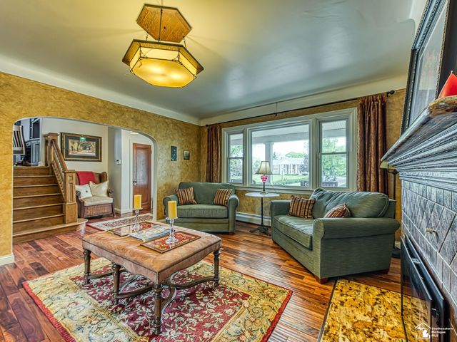 404 E Elm Avenue, Monroe, MI 48162