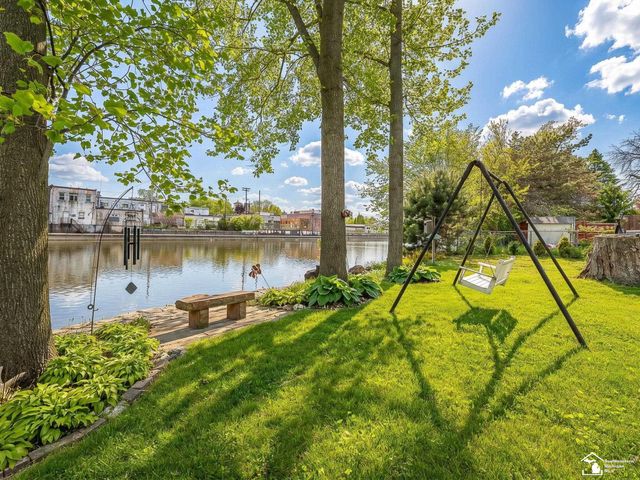 404 E Elm Avenue, Monroe, MI 48162