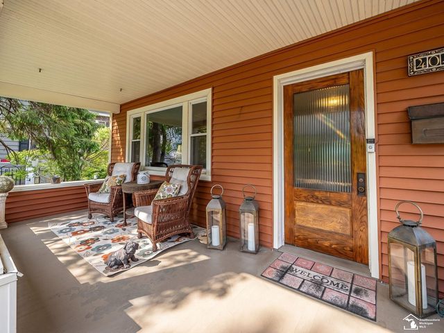 404 E Elm Avenue, Monroe, MI 48162